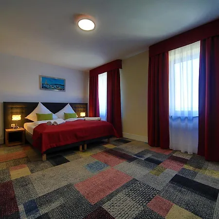 Marina Pallatium فندق مبيت وإفطار